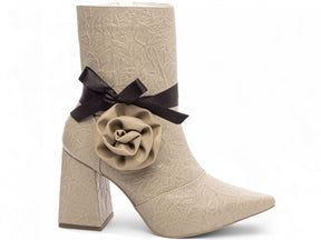 Vintage Beige Napa Boot with Unique Details: Elegant and Comfortable