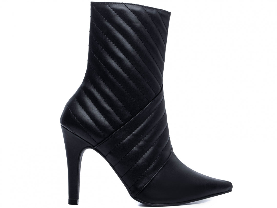 Pointed Toe Boot - Elegant and Comfortable!