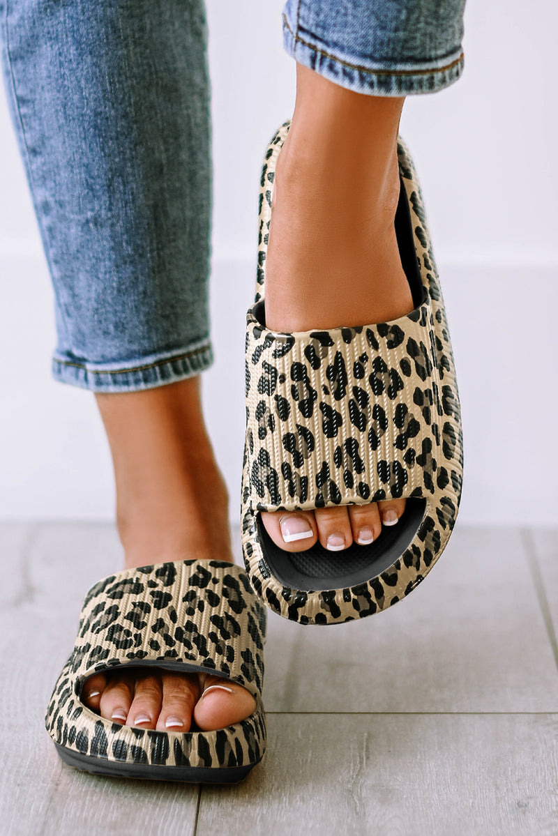 Chinelo Cloud Slides com estampa Leopardo