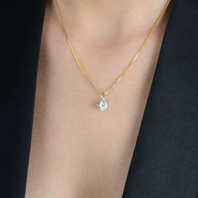 Gold Necklace with Zirconia Point of Light