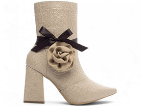 Vintage Beige Napa Boot with Unique Details: Elegant and Comfortable