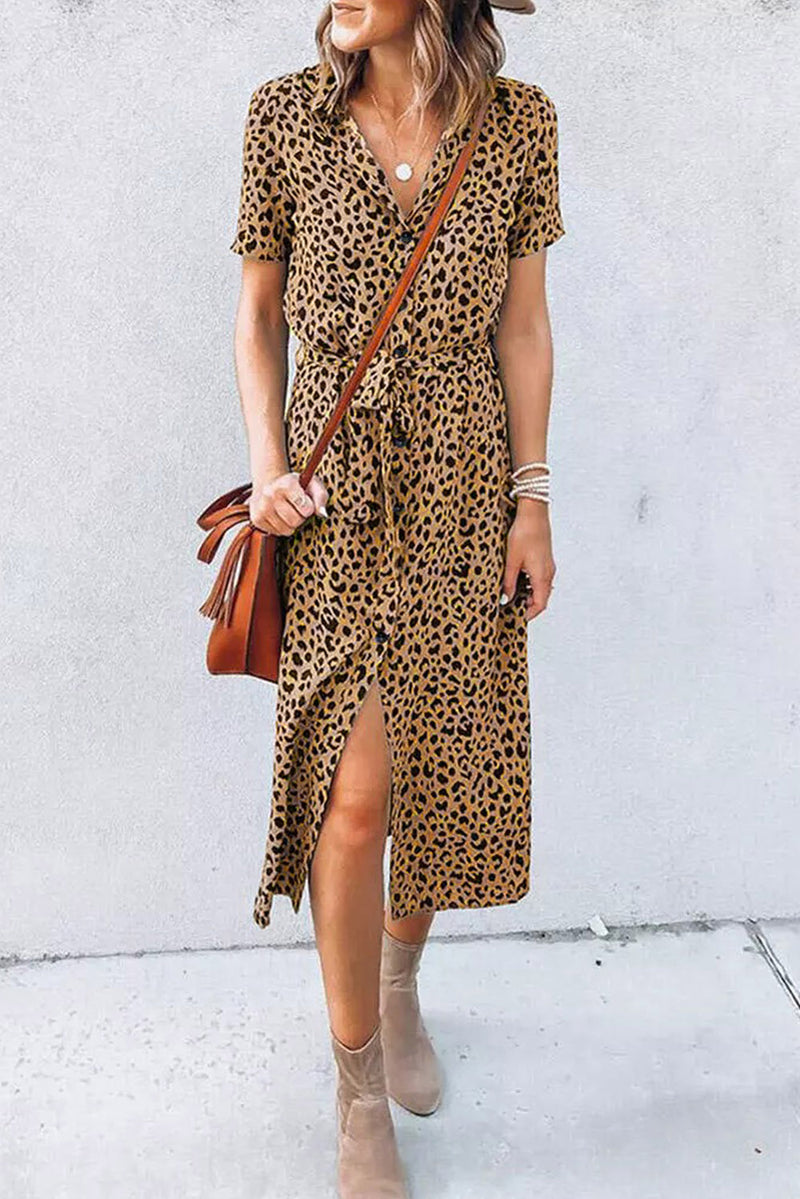 Vestido camisa caqui com estampa de leopardo